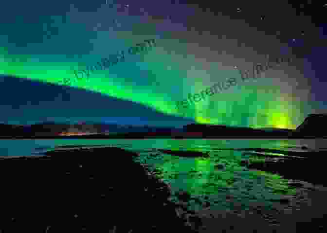 A Breathtaking View Of The Northern Lights In Iceland Photo Essay: Beauty Of Patagonia: Volume 40 (Travel Photo Essays)